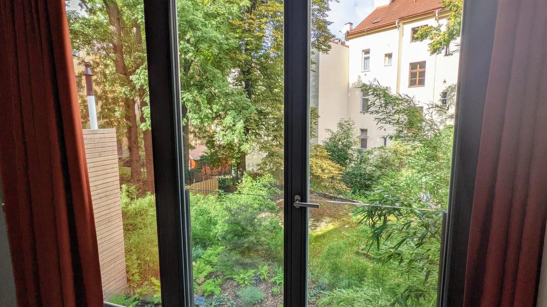 Romantic And Atypical Apartments In Prague'S Montmartre جمهورية التشيك